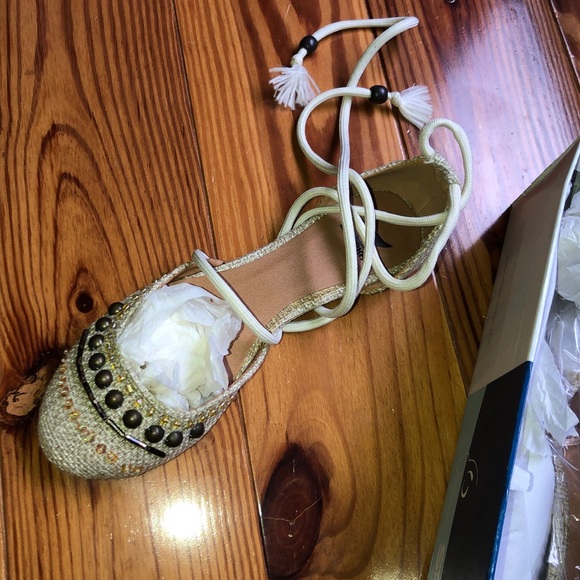 SKIEKH Beautiful ankle tie shoes - Picture 3 of 7